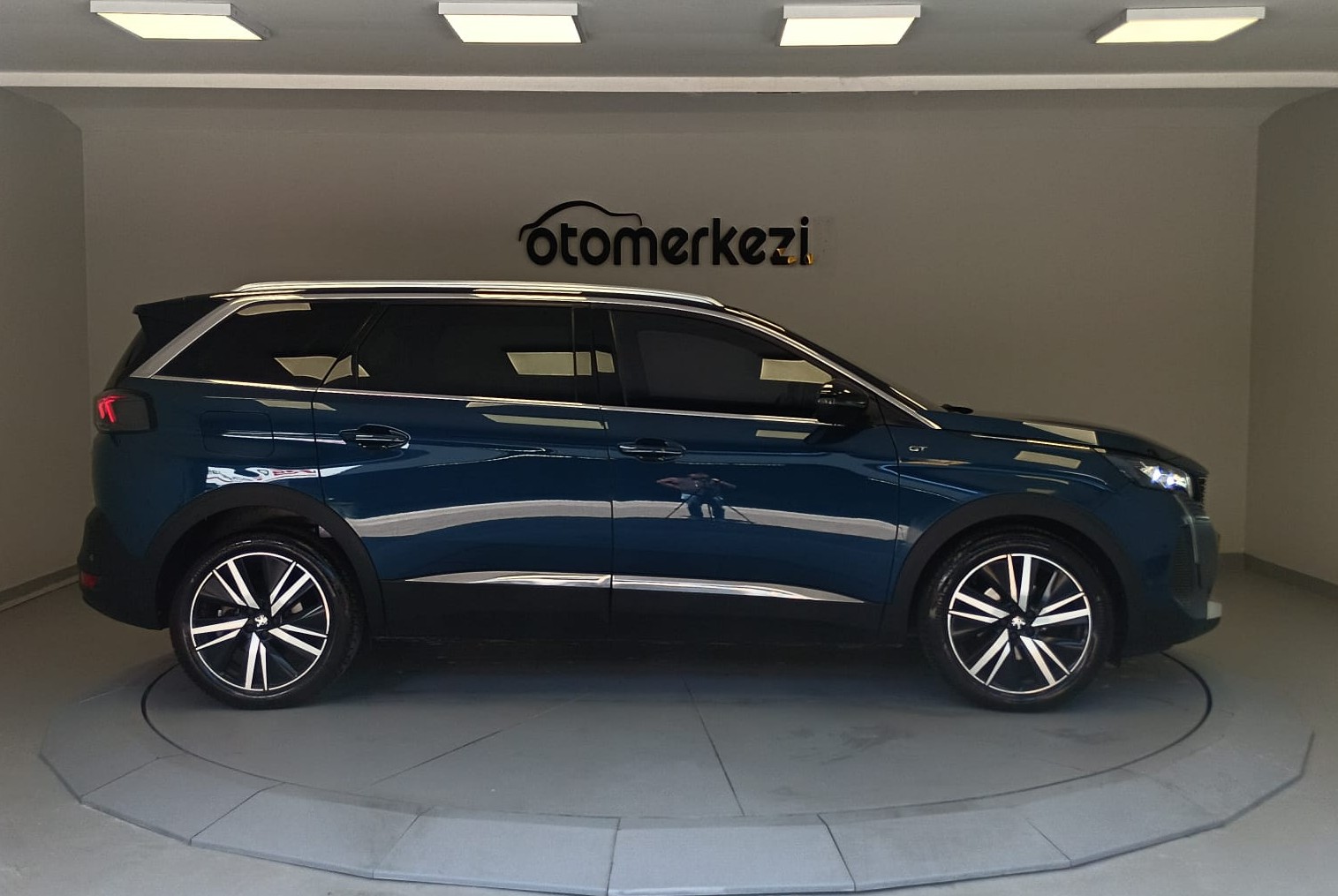 PEUGEOT 5008 20